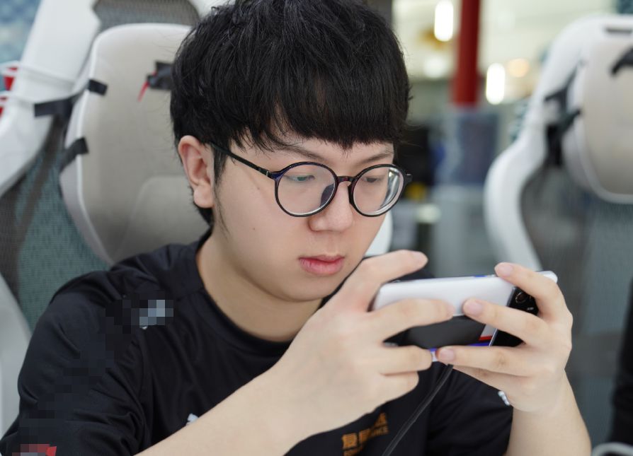 旺财28娱乐- jackeylove直播谈uzi 