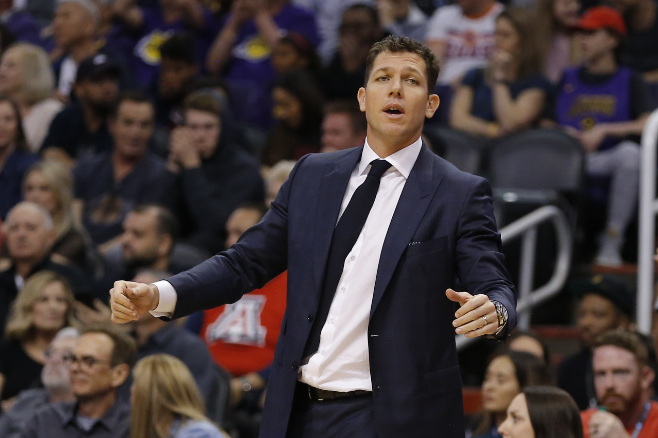 旺财28娱乐-包含阿扎伦卡遭遇十二连败，湖人教练面临压力！的词条